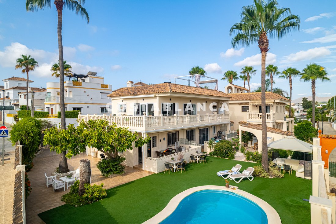 Villa in l'Albir, l'Alfas del Pi, Valencian Community 1 - 17947215