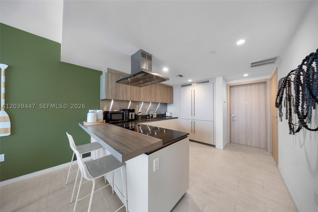 Condo in Miami, Florida, United States 3 - 18226346