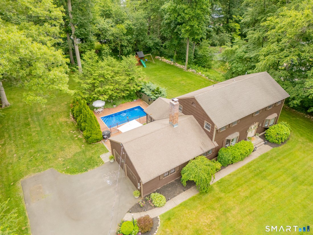 House in Stratford, Connecticut, United States 4 - 18229681