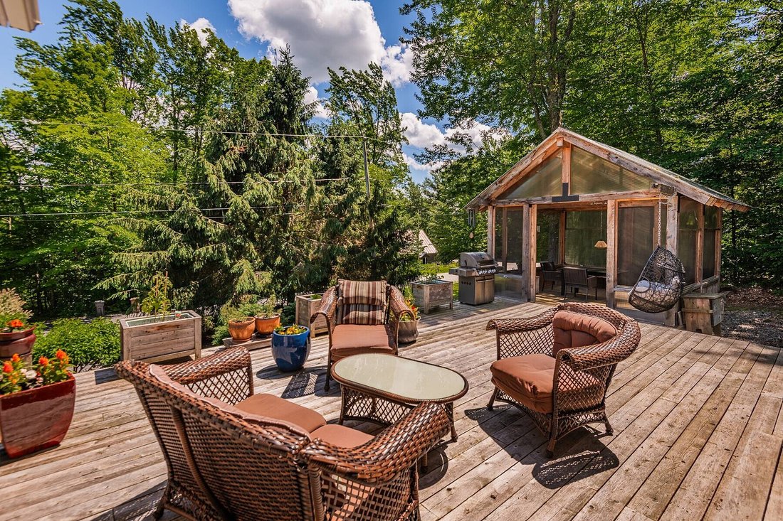 House in Sutton, Quebec, Canada 4 - 16826224
