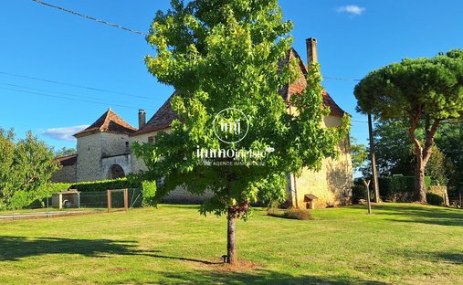 House in Baneuil, Nouvelle-Aquitaine, France 1