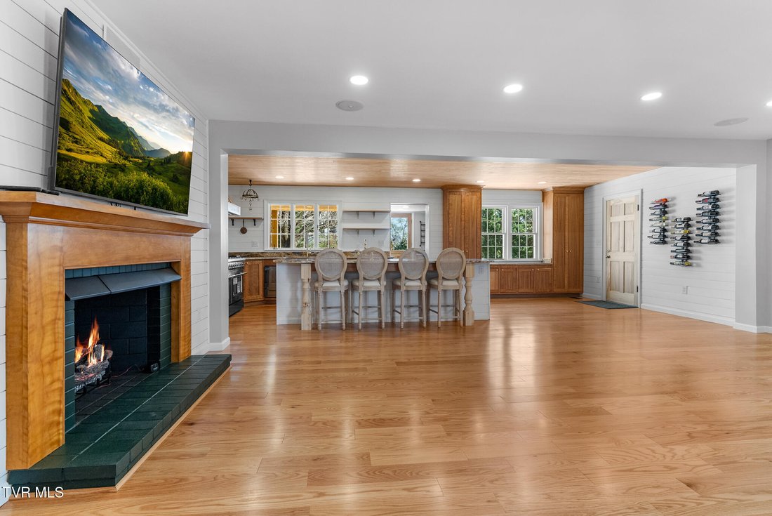 House in Meadowview, Virginia, United States 3 - 18225934