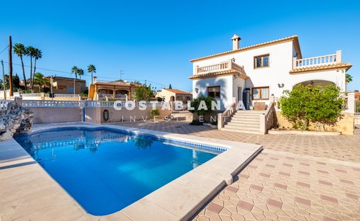 Villa in Calp / Calpe, Valencian Community, Spain 1