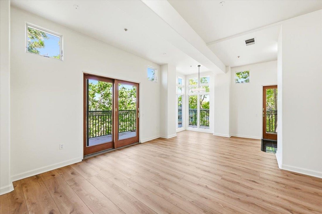 Condo in Palo Alto, California, United States 5 - 18225478