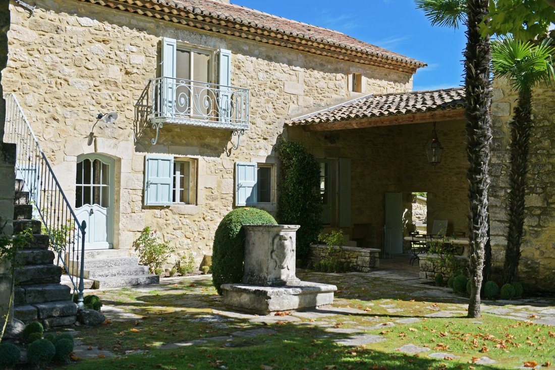 Estate in Oppède, Provence-Alpes-Côte d'Azur, France 2 - 18226234