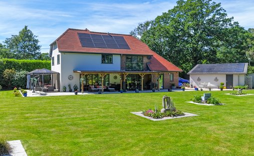 House in Calmore, England 1