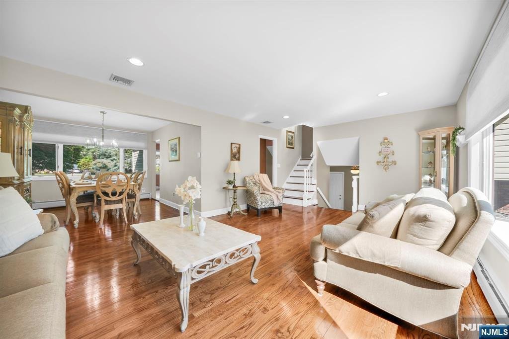 House in Wayne, New Jersey, United States 5 - 18110390