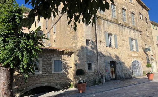 Townhouse in Ménerbes, Provence-Alpes-Côte d'Azur, France 1