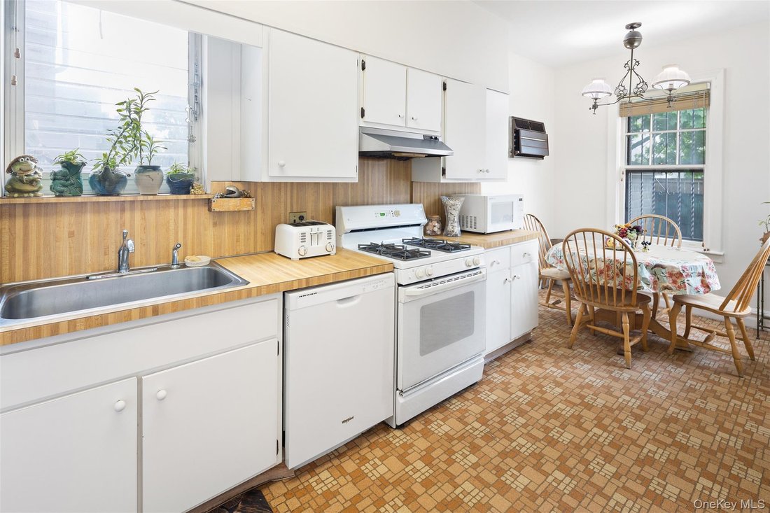 House in New York, New York, United States 4 - 18233759