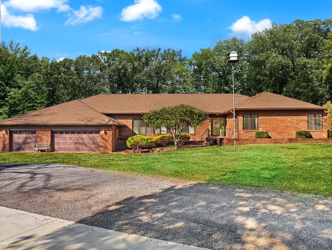 House in Murray, Kentucky, United States 3 - 18225091
