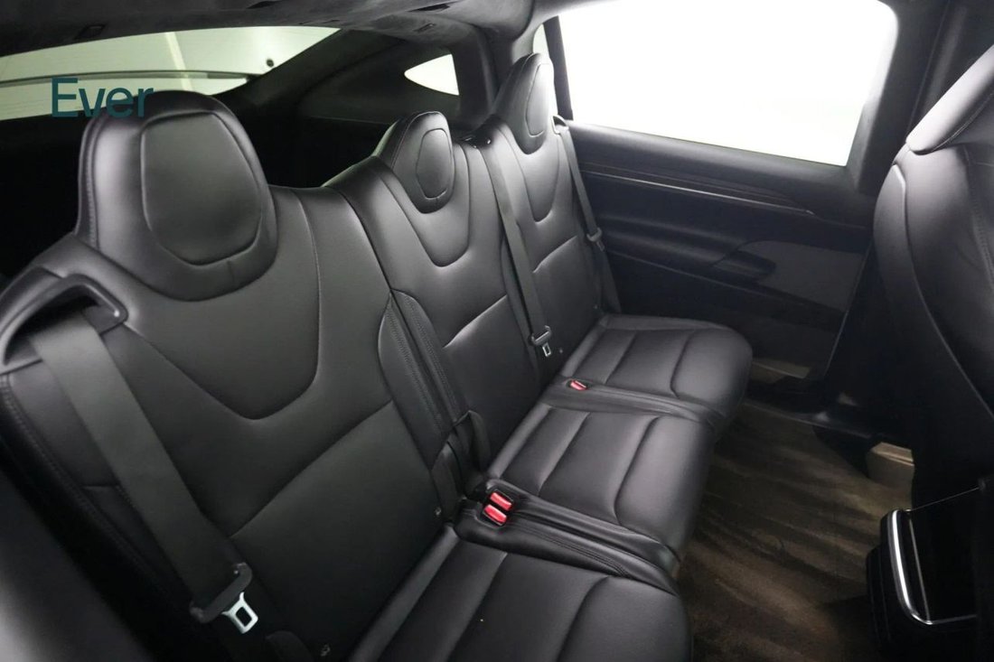 Suv in San Francisco, CA, United States 5 - 18001035