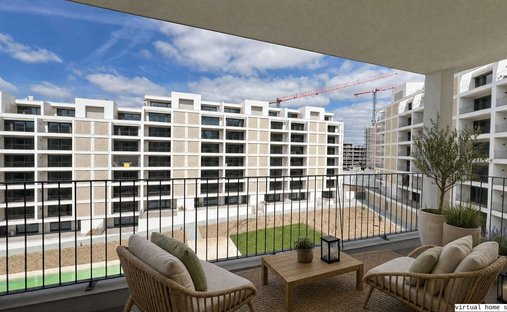 Apartment in Santo António dos Cavaleiros, Lisbon, Portugal 1