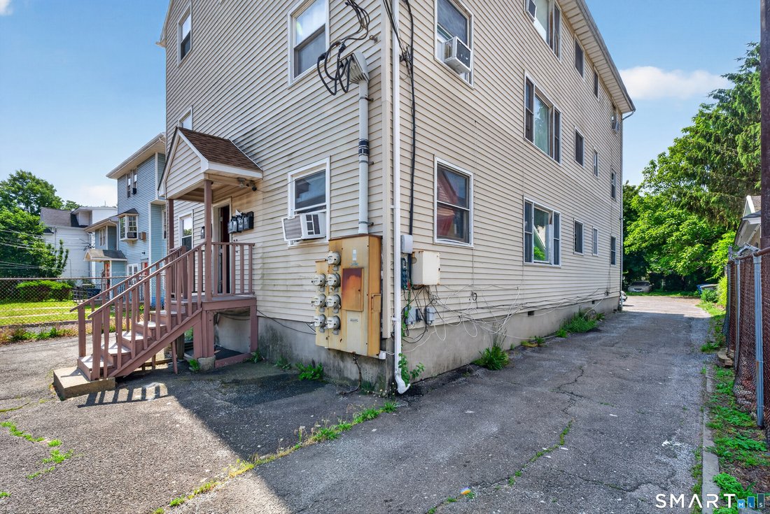 Bridgeport, Connecticut, United States 5 - 18229672