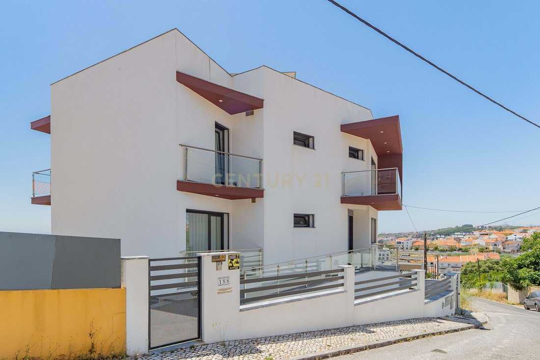 Villa in Pontinha e Famoes, Lisbon, Portugal 1 - 18230537