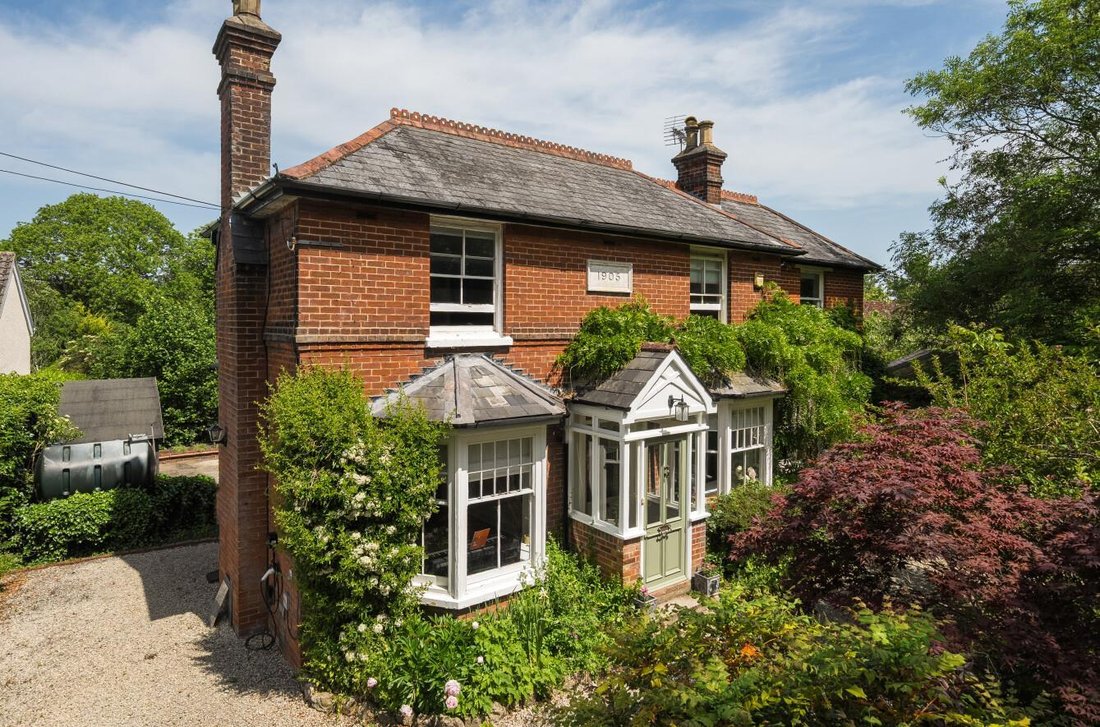 House in East Malling, England 1 - 18229970