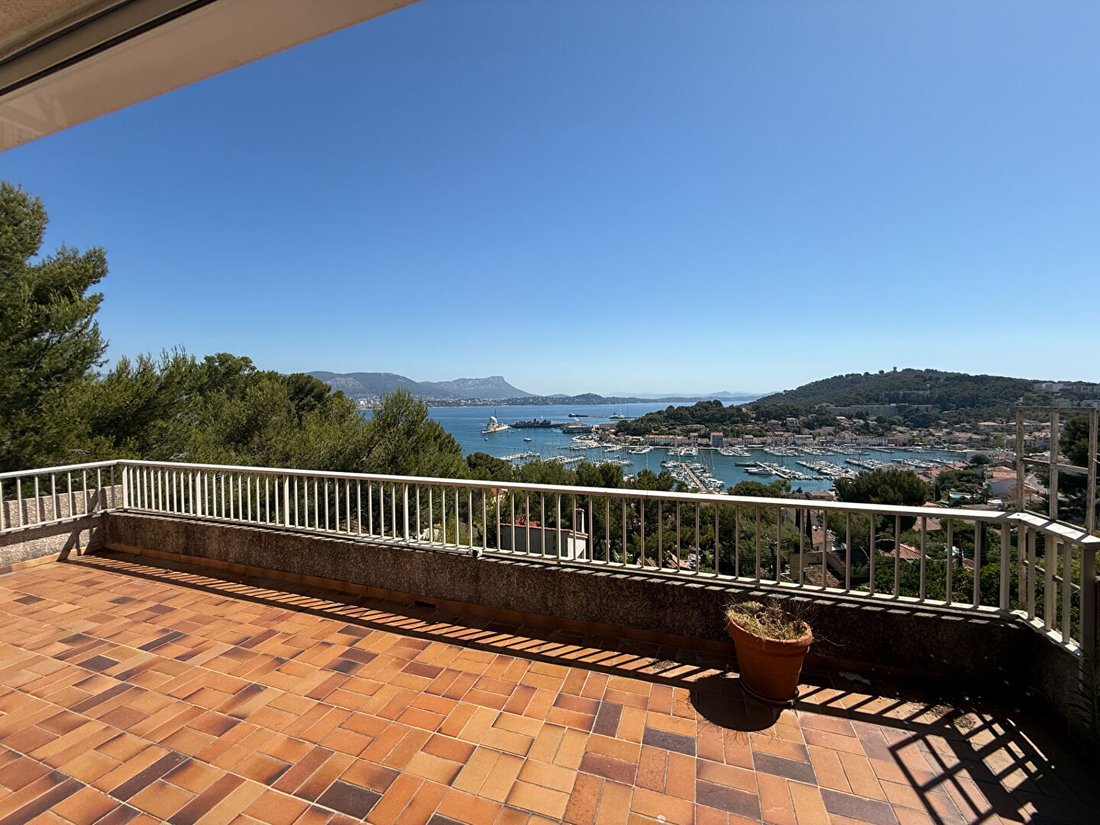 House in Village, Saint-Mandrier-sur-Mer, France 3 - 18230481