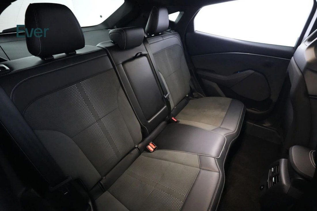 Suv in San Francisco, CA, United States 5 - 18087727