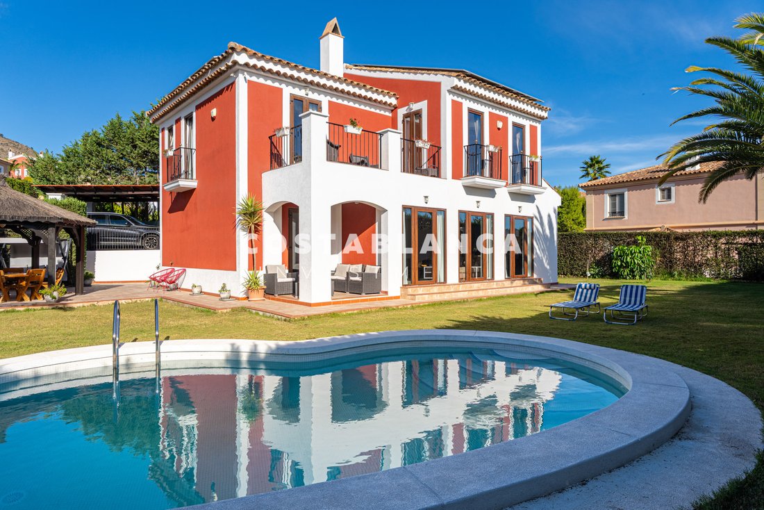 Villa in Finestrat, Valencian Community, Spain 1 - 17946760