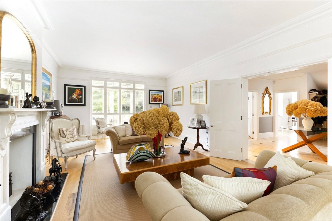 House in Fairmile, Elmbridge, England 4 - 18223696
