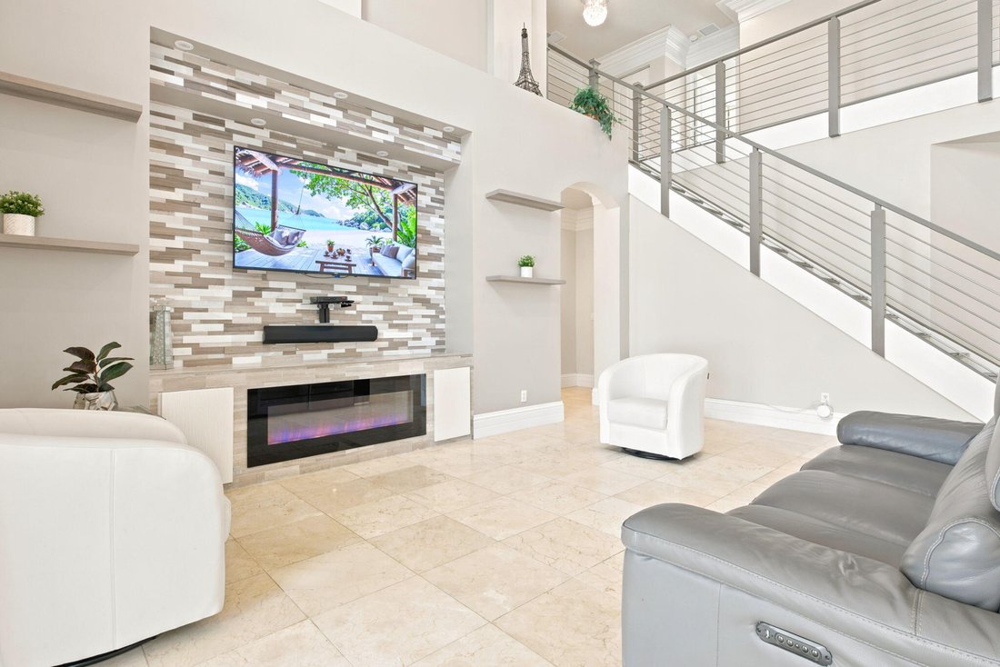House in Weston, Florida, United States 5 - 18229899