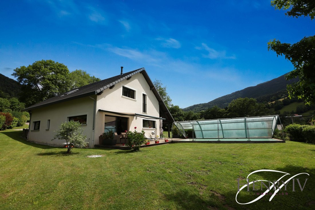 Villa in Theys, Auvergne-Rhône-Alpes, France 1 - 18229149