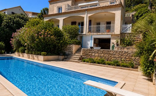 House in Village, Saint-Mandrier-sur-Mer, France 1