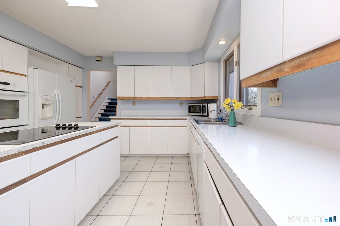 House in Orange, Connecticut, United States 2 - 18225818