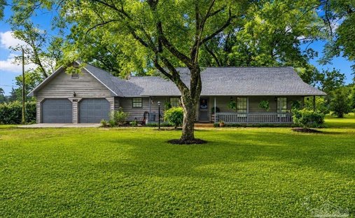 House in Holt, Florida, United States 1