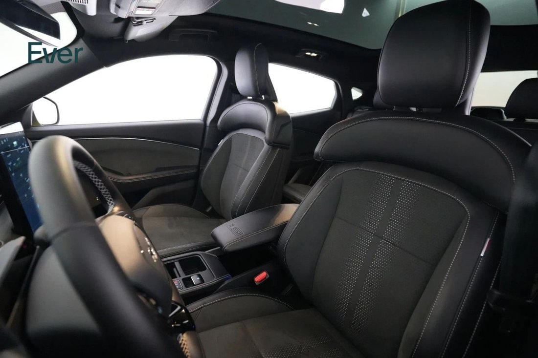 Suv in San Francisco, CA, United States 4 - 18087727
