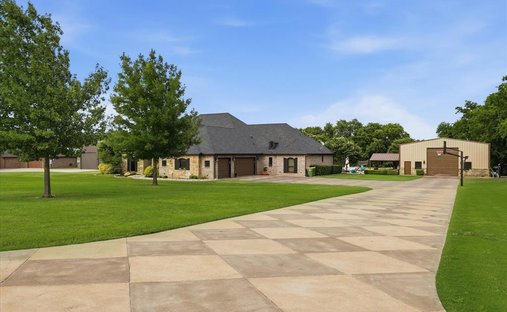 House in Sanger, Texas, United States 1