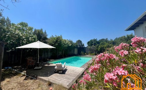 House in Bourg, Mimizan, France 1