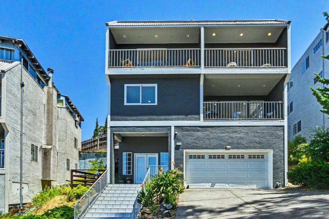 House in Brisbane, California, United States 1 - 18229833