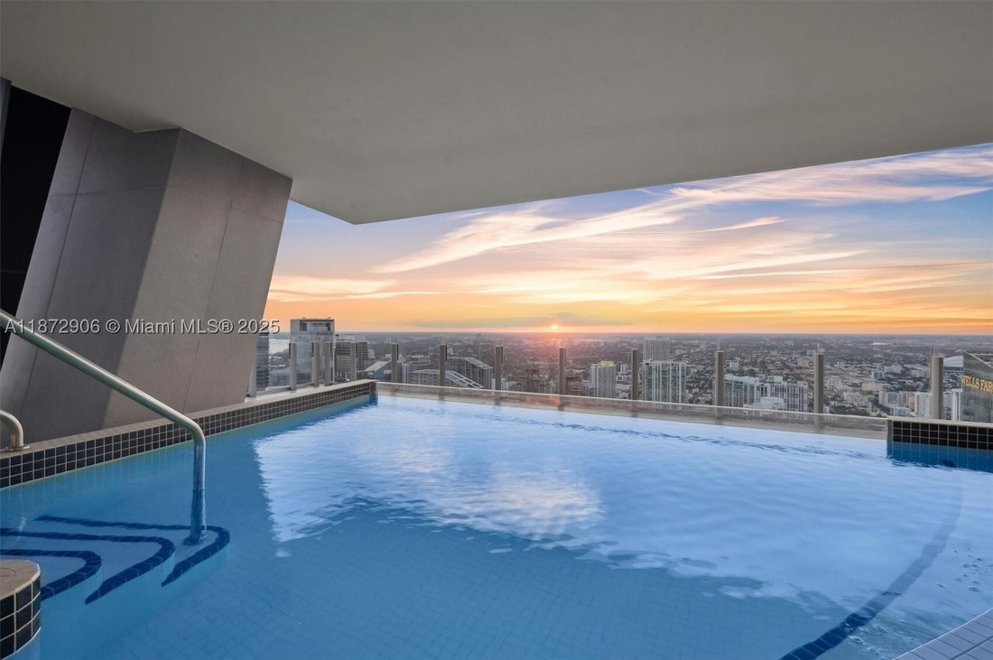 Condo in Miami, Florida, United States 1 - 16639344
