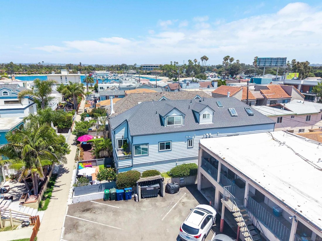 San Diego, California, United States 5 - 18225948