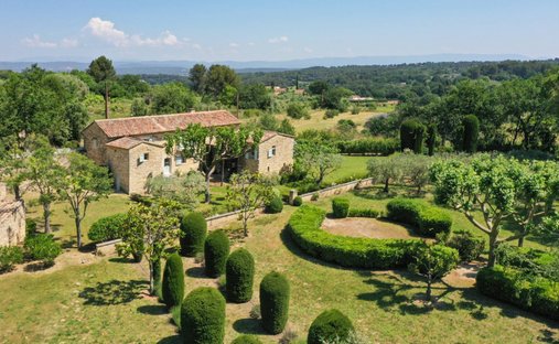 Estate in Oppède, Provence-Alpes-Côte d'Azur, France 1
