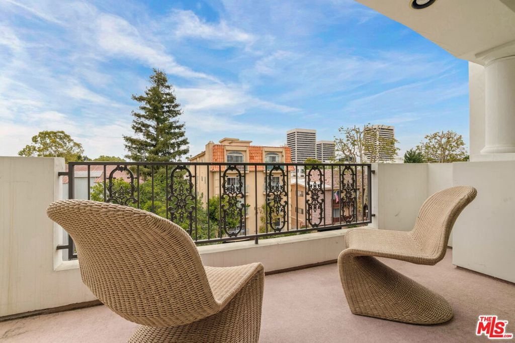 Condo in Los Angeles, California, United States 2 - 18229811