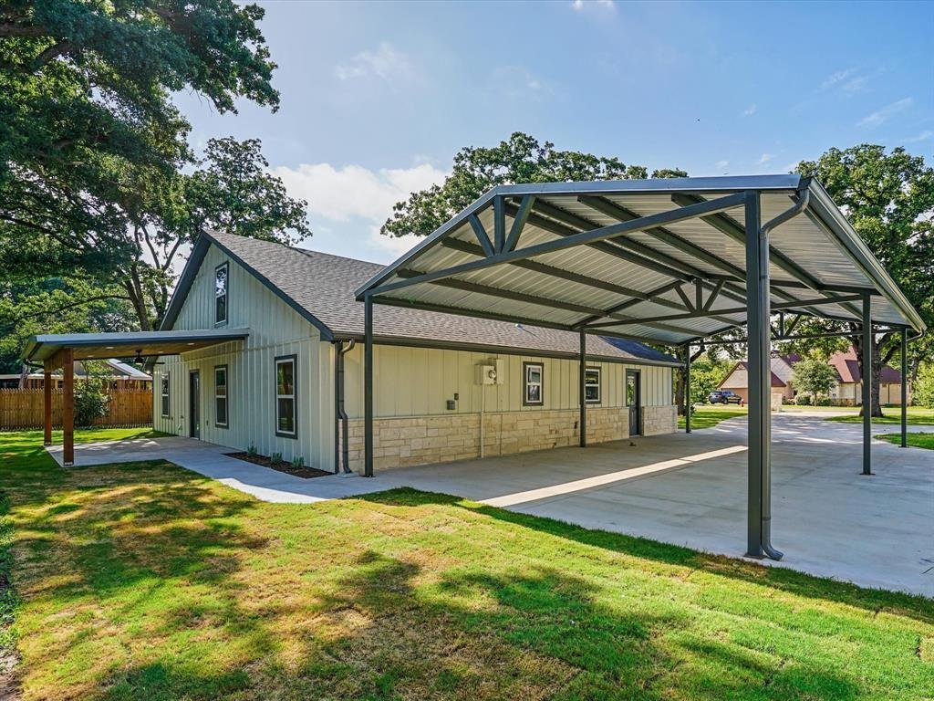 House in Granbury, Texas, United States 5 - 18232156