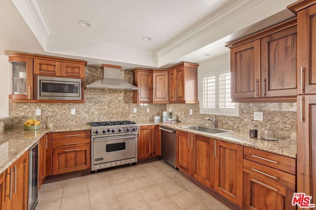 Condo in Los Angeles, California, United States 5 - 18229811