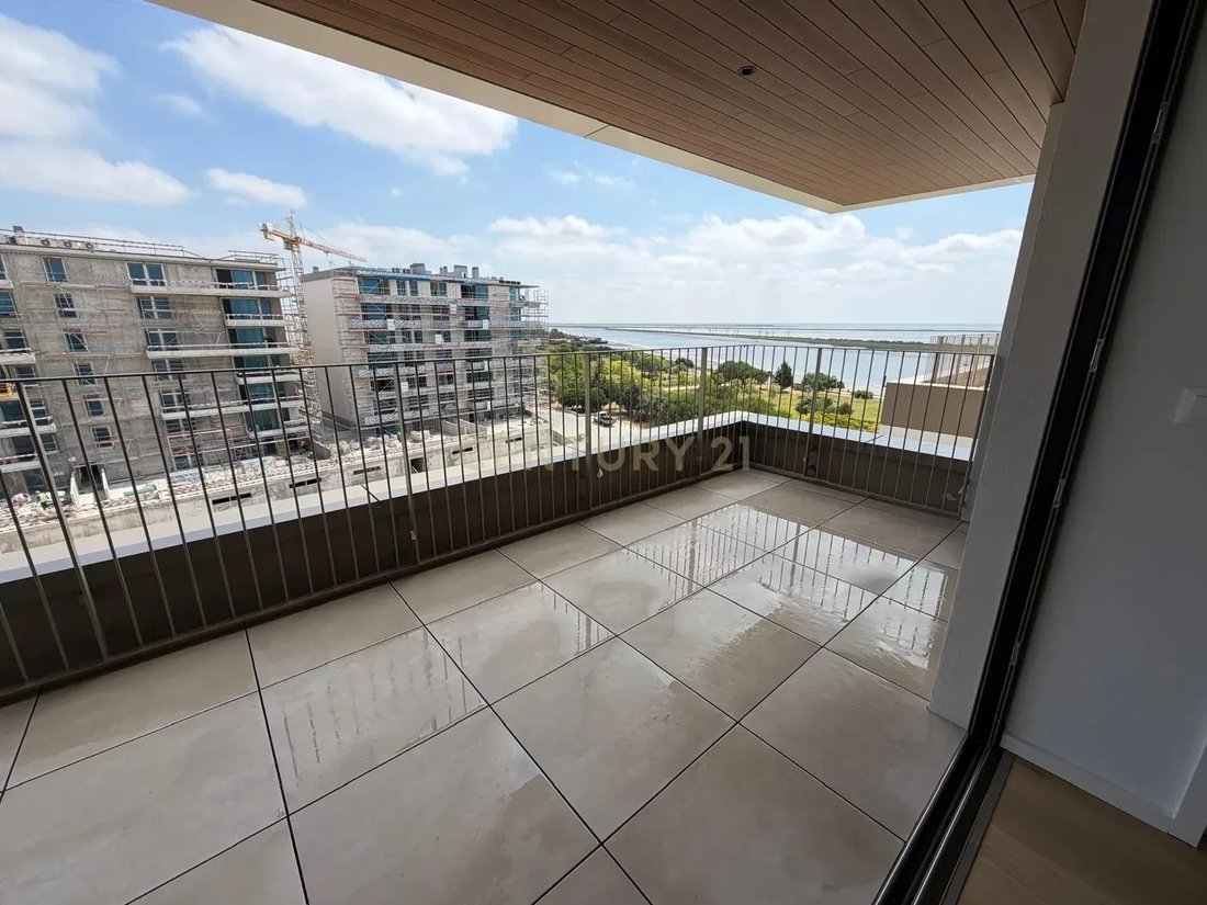 Apartment in Povoa de Santa Iria e Forte da Casa, Lisbon, Portugal 1 - 17546705