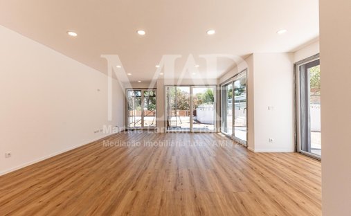 House in Algueirao-Mem Martins, Lisbon, Portugal 1