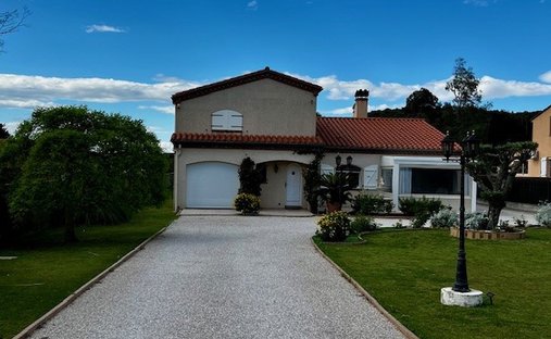 Villa in Les Cluses, Occitania, France 1