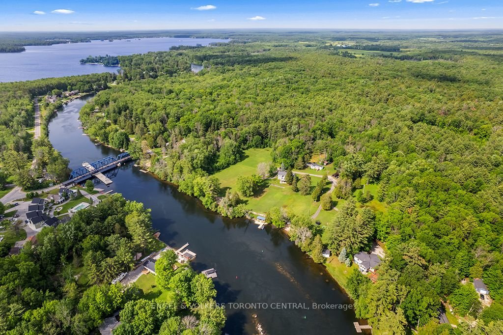 House in Gravenhurst, Ontario, Canada 2 - 18230604