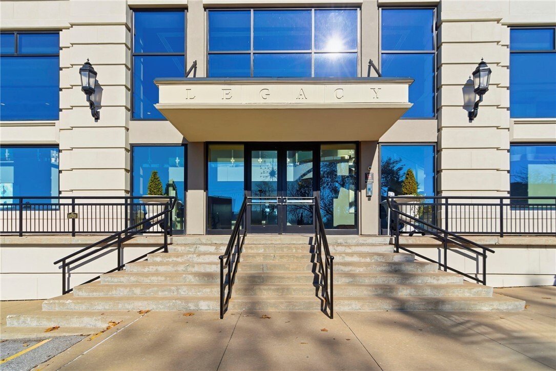 Condo in Fayetteville, Arkansas, United States 2 - 18225774