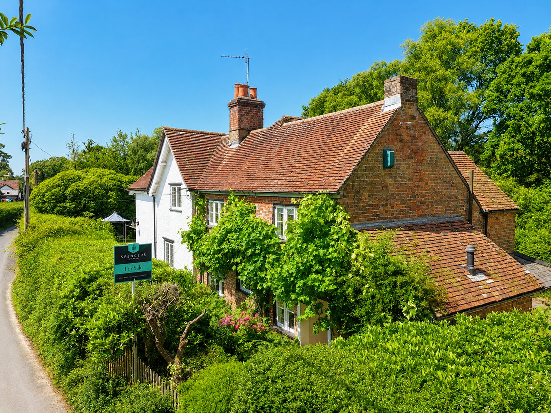 House in Lyndhurst, England 1 - 17951529
