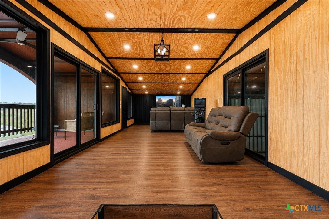 House in Elgin, Texas, United States 4 - 18225928