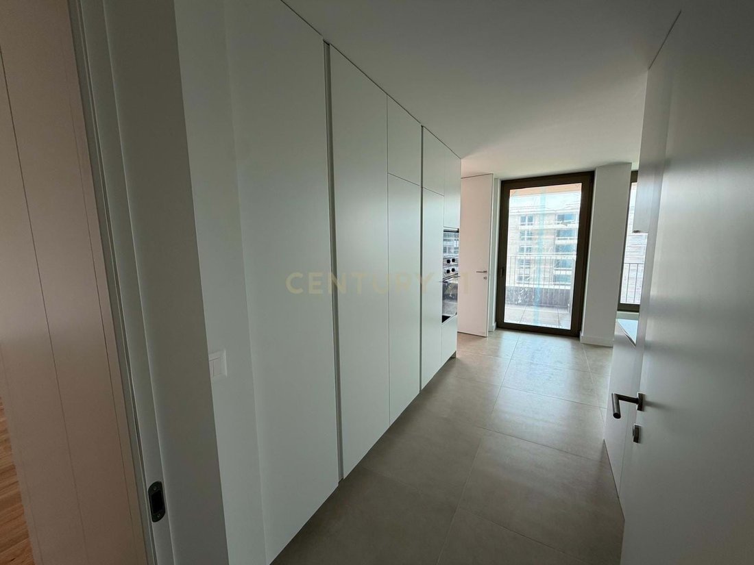 Apartment in Povoa de Santa Iria e Forte da Casa, Lisbon, Portugal 3 - 17546705