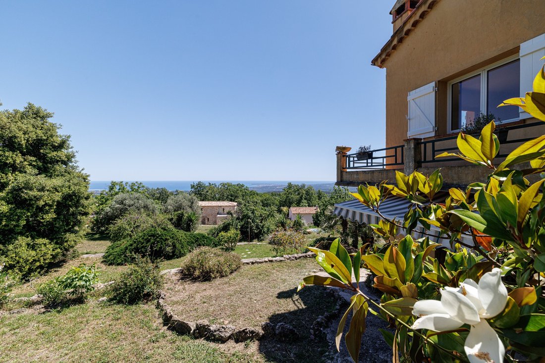 House in Plan de Noves, Vence, France 2 - 18227125