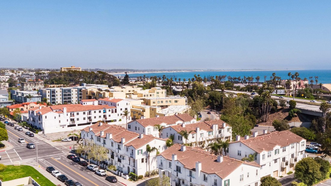 Condo in Ventura, California, United States 2 - 18227225