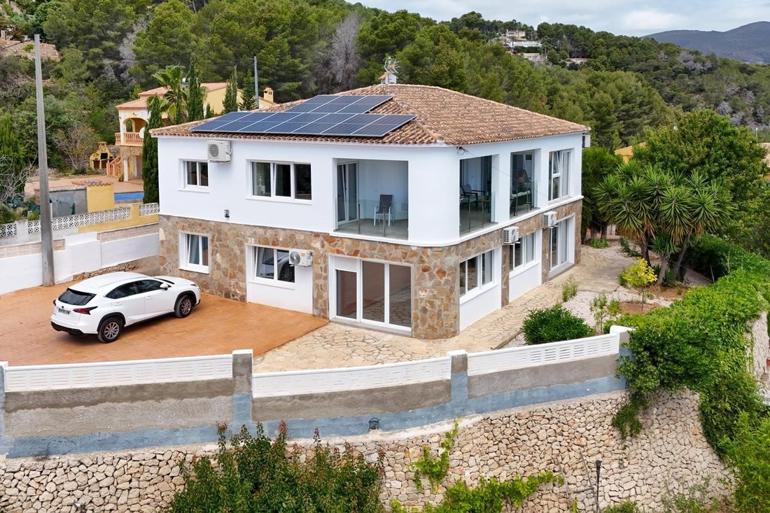 Chalet in Calp / Calpe, Valencian Community, Spain 1 - 18233588