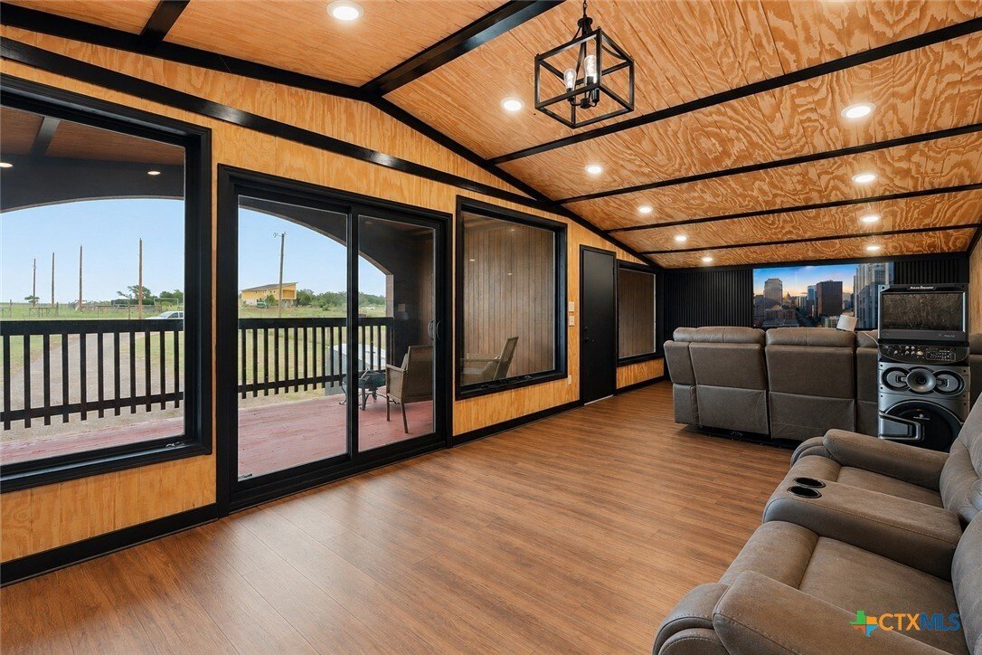 House in Elgin, Texas, United States 3 - 18225928